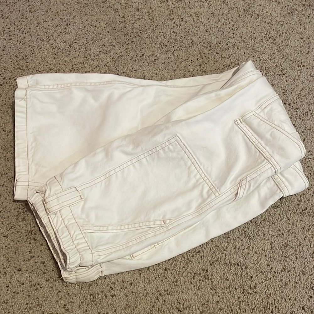 Urban Outfitters white cargo skate pants- 25W 32L